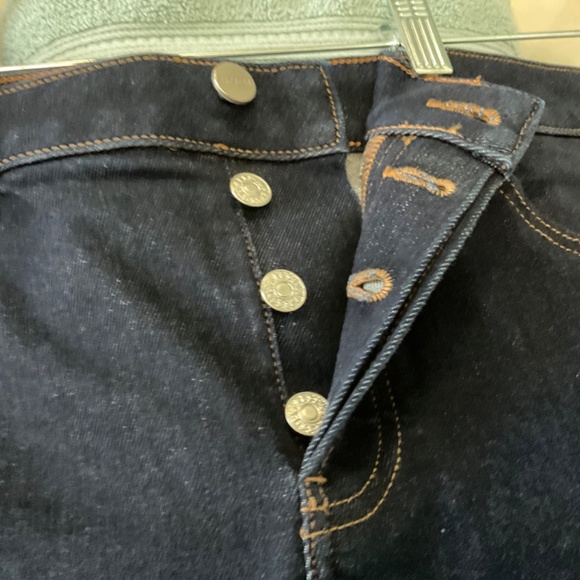 Express Shorts - Picture 5 of 6